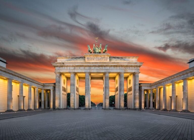 Brandenburger Tor at sunset