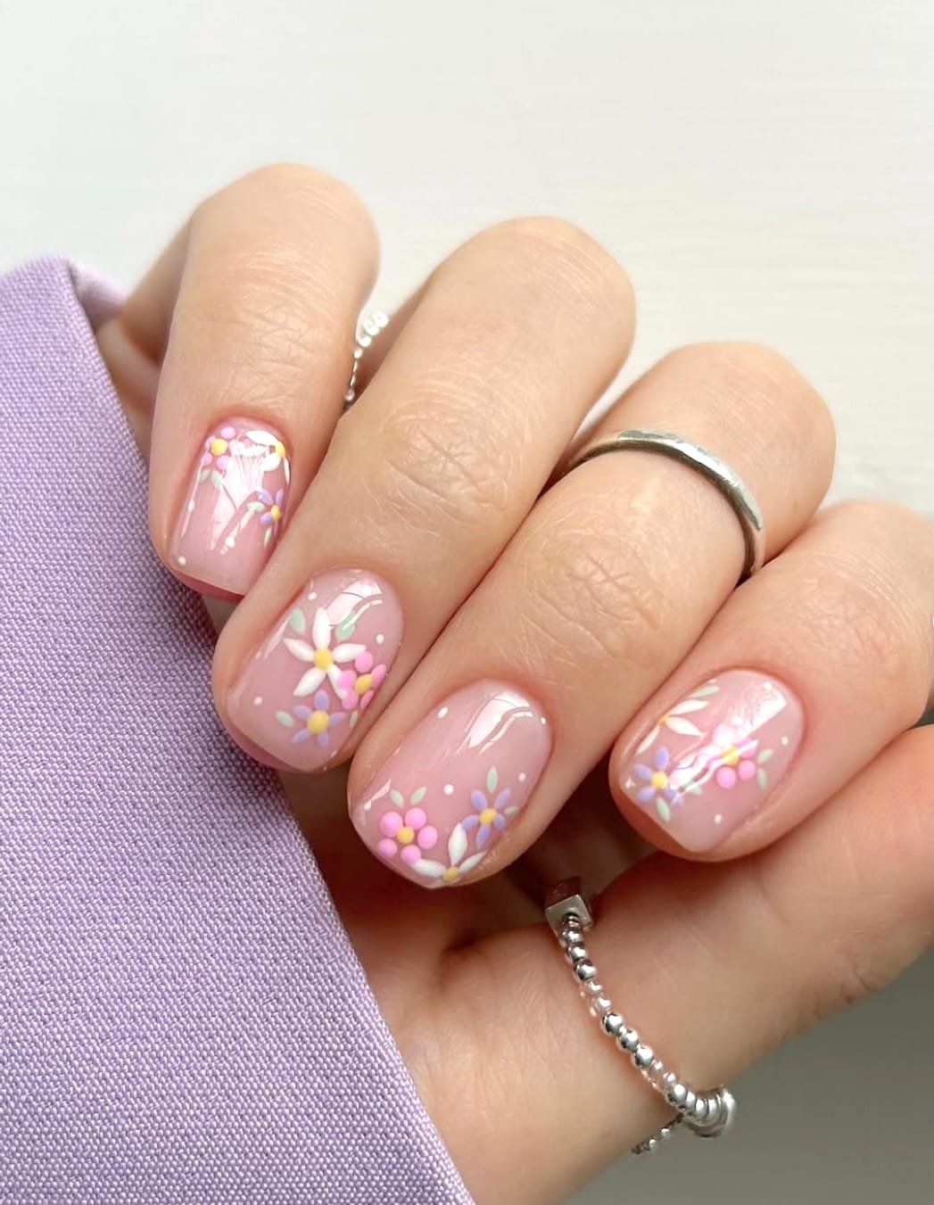 Delicate pastel floral designs: Spring Nails Art