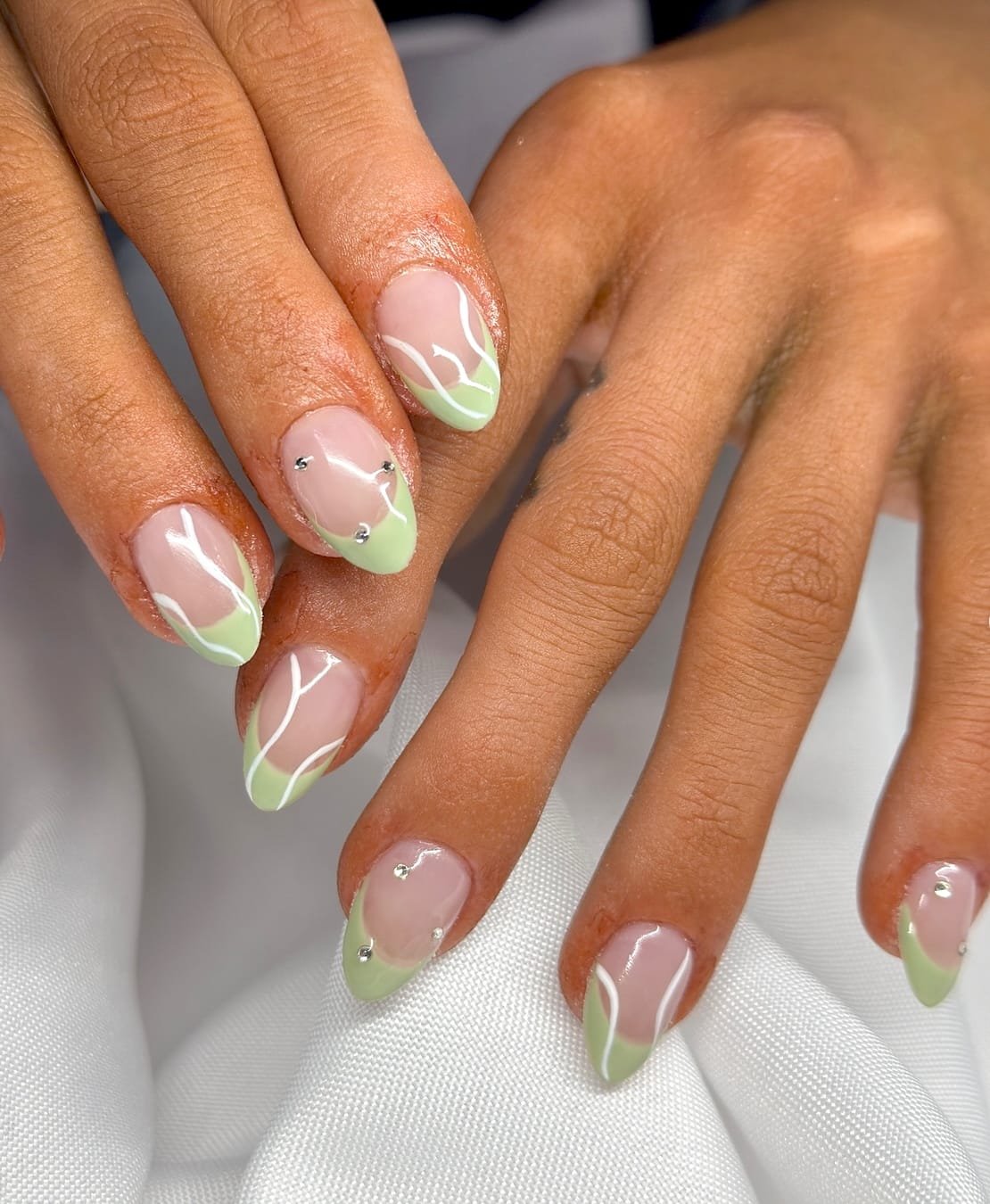 Light and nude shades: Spring Nail Art