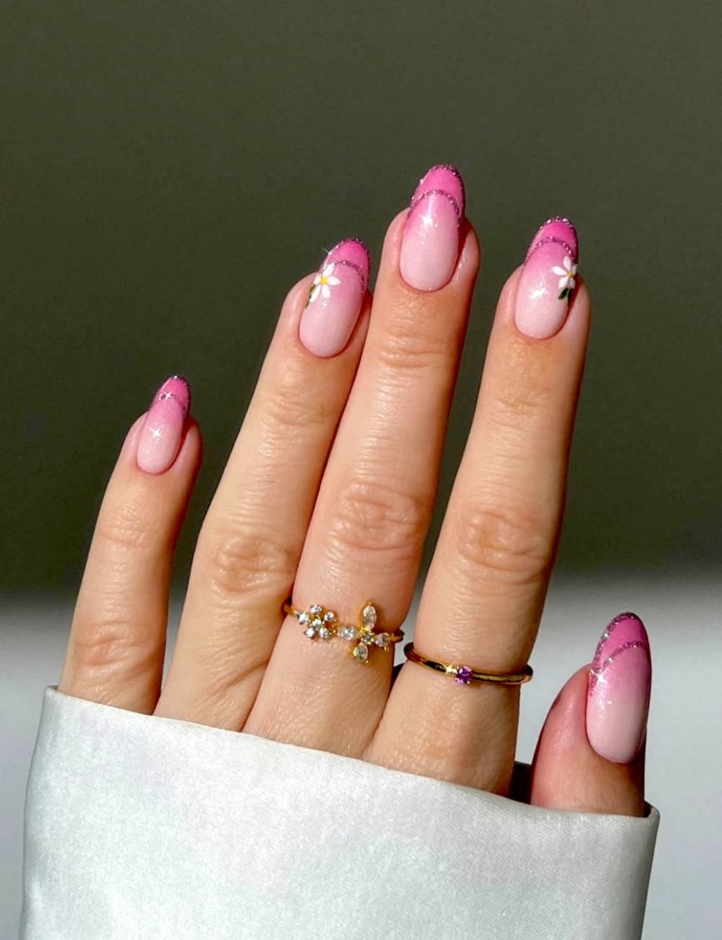 Delicate and romantic manicure