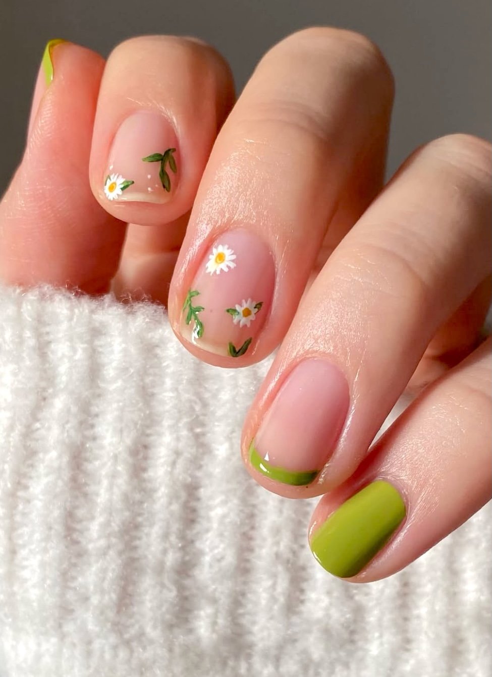 Daisy Greens: Spring Botanical Nails