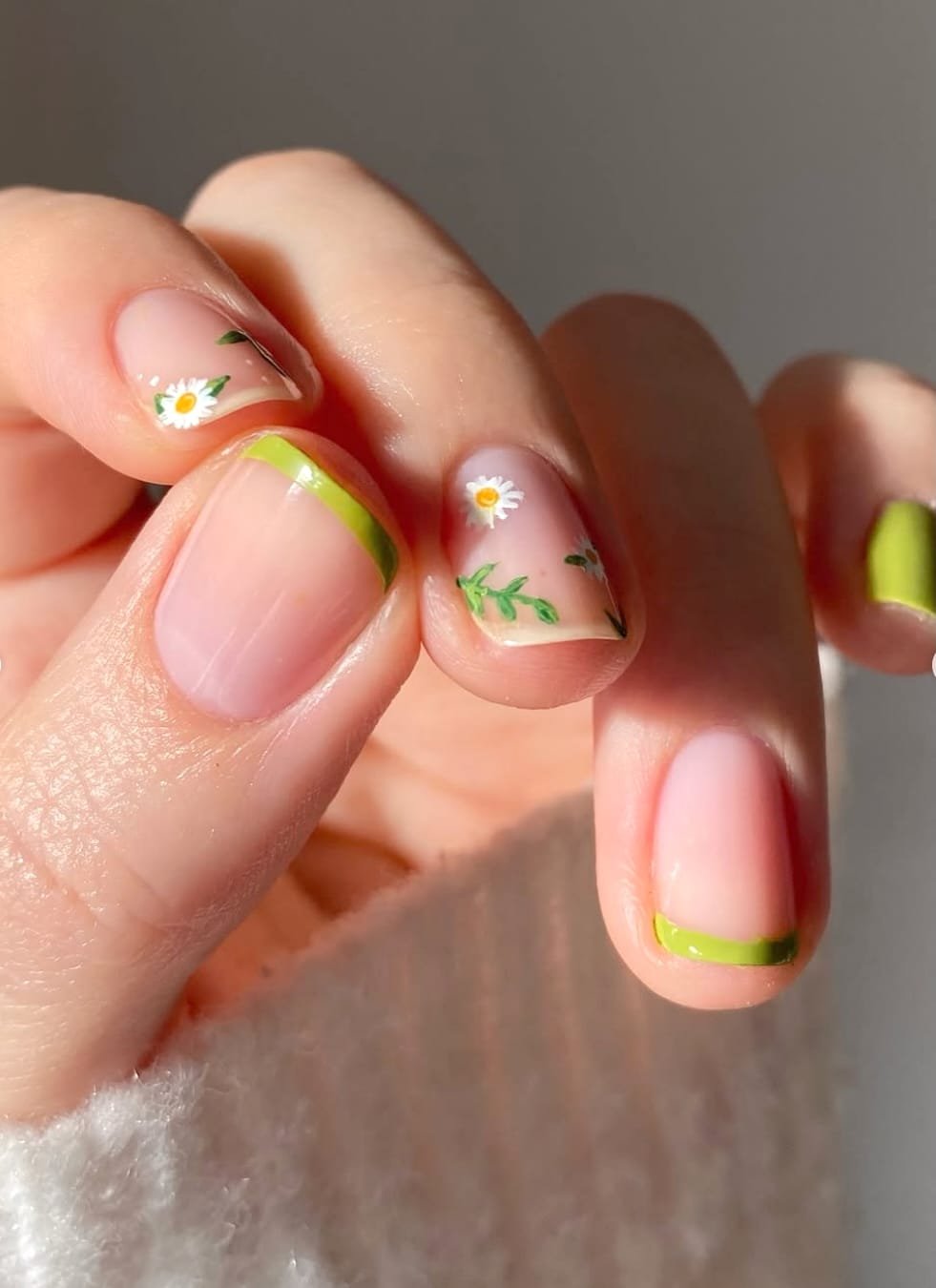 Daisy Greens: Spring Botanical Nails