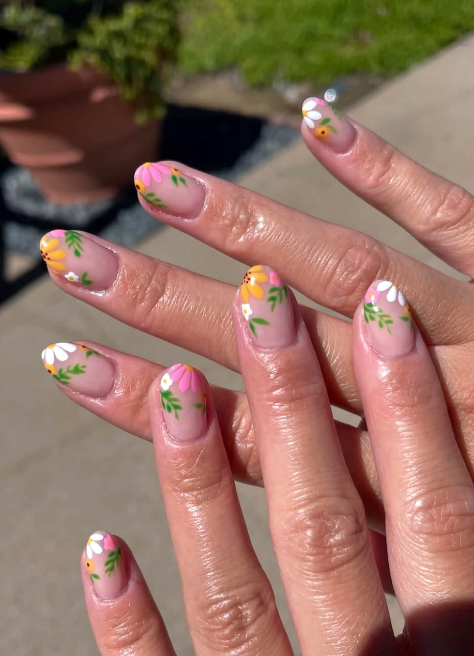 Sunny Blooms: Spring Floral Nails