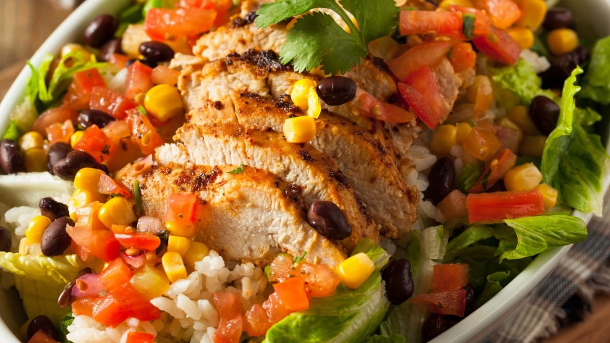 Healthy Chipotle Chicken Bowl